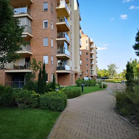 Goldie Apartment